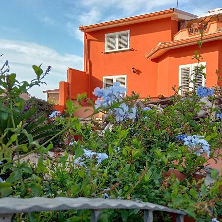 Casa Vacanza Le 2 Isole Suni Luaran gambar