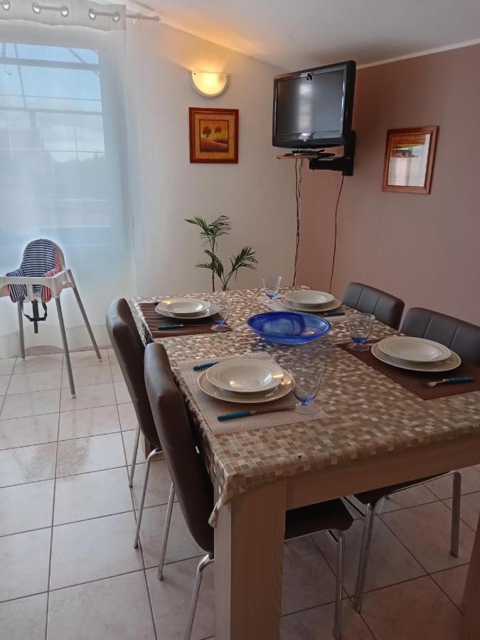 Casa Vacanza Le 2 Isole Suni Luaran gambar